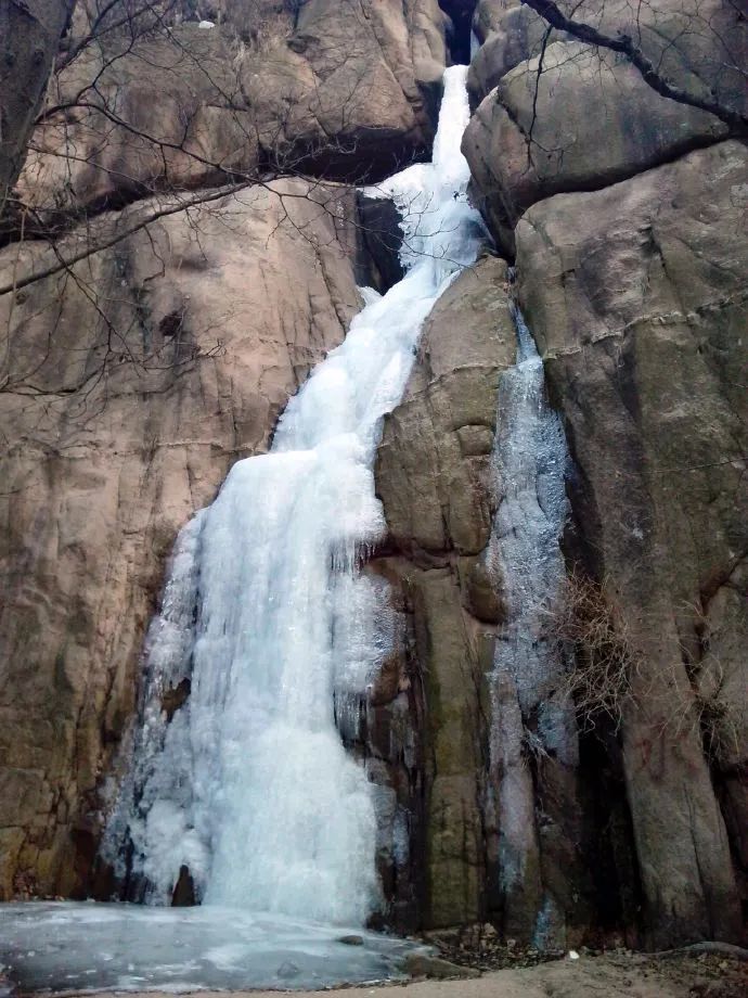 笔走崂山崂山的瀑布