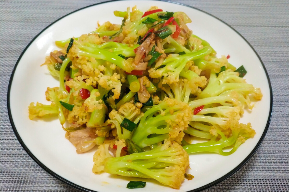 炒花菜时焯水过油都不对大厨教你一招又香又脆好吃又入味