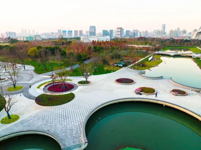 已建成的後灘溼地公園,上海世博文化公園對世博會4個保留場館進行改造