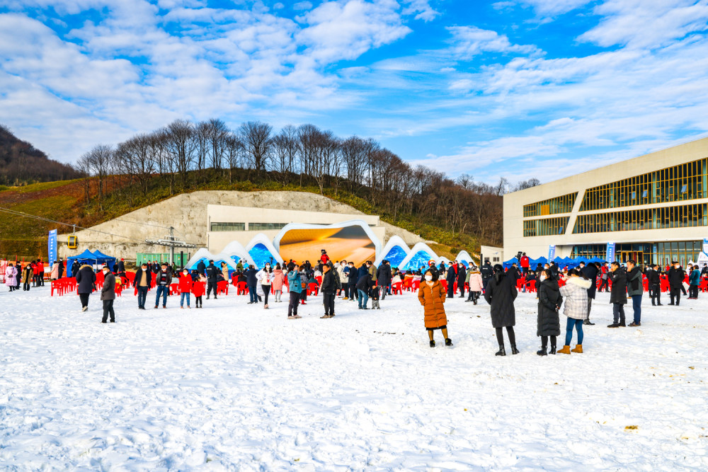 黄冈红花尖滑雪场图片