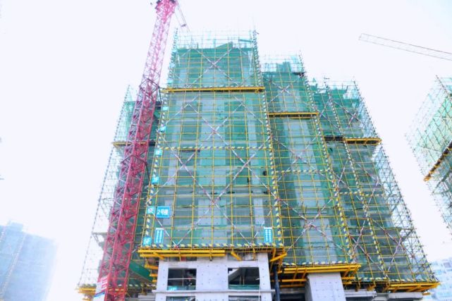 封顶大吉美好可期丨宇信荣域学府6楼喜封金顶理想生活更近一步