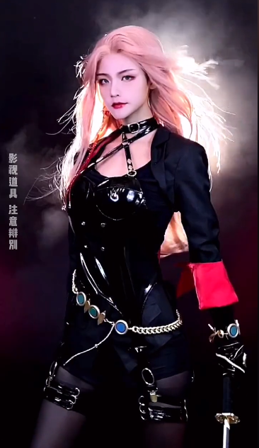 抖音超火的变装类型光剑踢腿变装超火最后一个属实惊艳了