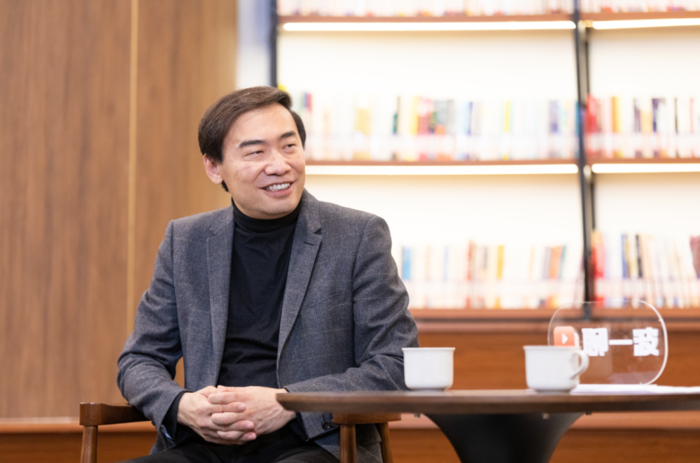 北极光创投邓锋:芯片最新技术落后两代,科技前沿投资回报看数十年