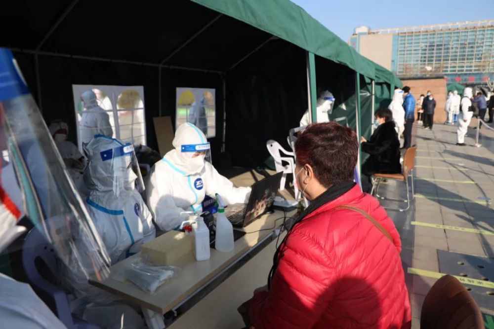 潍坊市新冠肺炎聚集性疫情应急处置演练举行