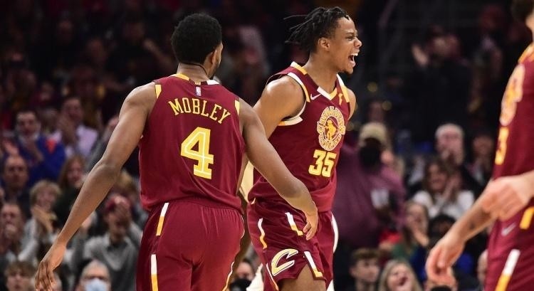 nba 因疫情影响多支球队推迟比赛，NBA或迎来新一轮停摆