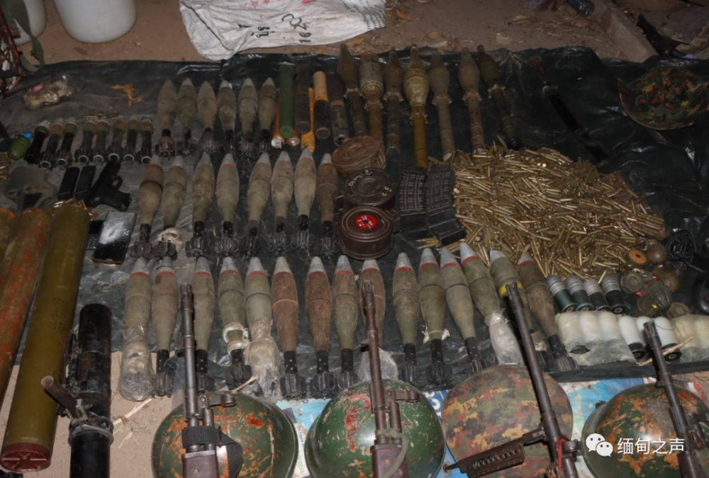 手枪4支,精准步枪1支,mk1 3支,mk2 3支,部分手雷,部分弹匣,子弹,迫击