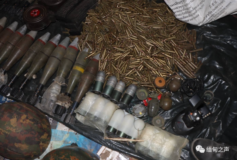 手枪4支,精准步枪1支,mk1 3支,mk2 3支,部分手雷,部分弹匣,子弹,迫击