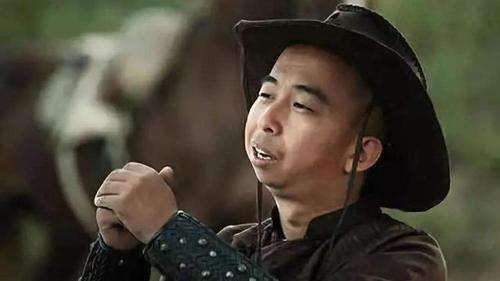 巨兴茂小个子瘦弱龅牙却娶了个美女娇妻如今身家上亿