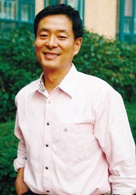 68歲,做了姥爺的濮存昕依然要給老母親盡孝