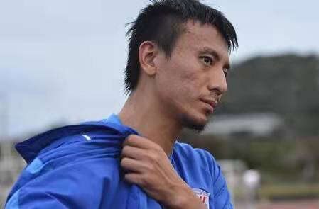 中国足坛坏小子毛剑卿曾与刘翔一起训练被酒精毁掉的天才