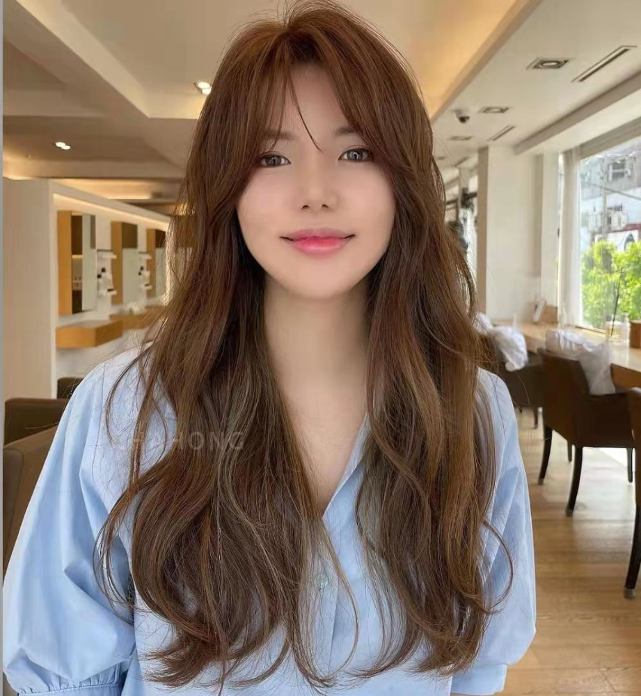 圆脸的女生怎么烫发显脸小?试试这六款卷发,时髦洋气又有品位插图3