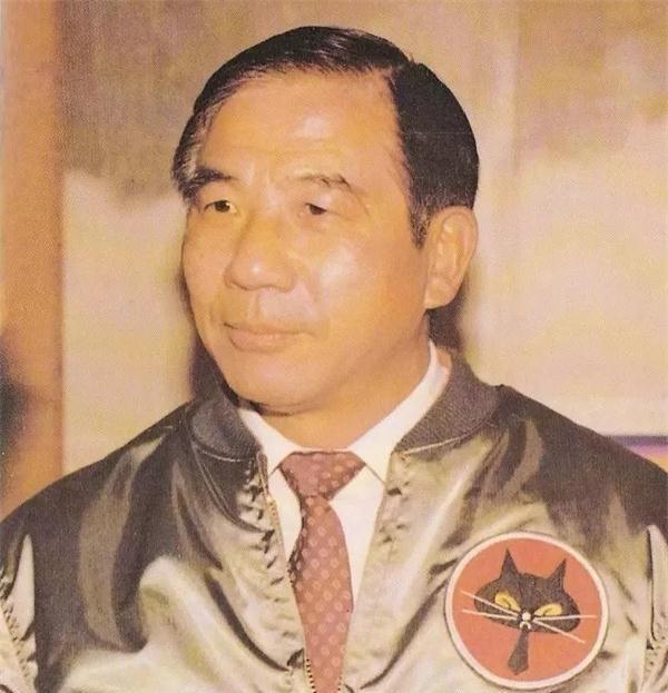 叶常棣曾经回忆在农村当农民的日子,这里的农村生活,不像北方,属于