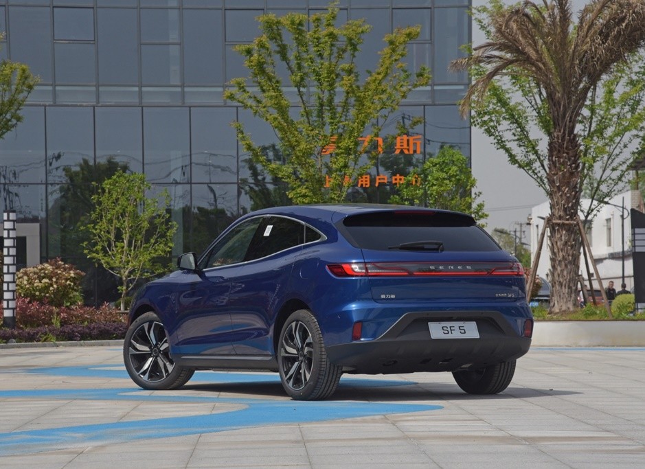 华为全力支持的东风小康,推出的塞力斯sf5续航超过1000公里_腾讯新闻