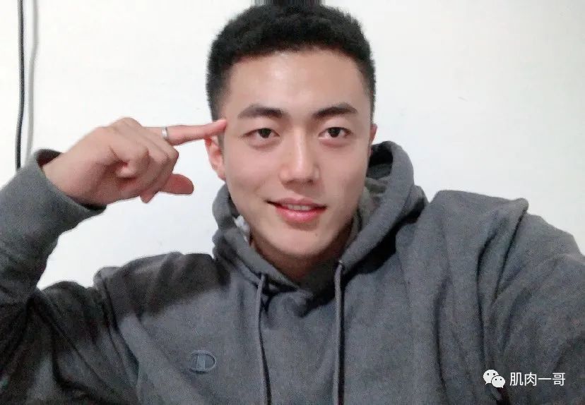 25岁河北猛男脱衣秀肌肉,这北方爷们好粗犷……_腾讯新闻