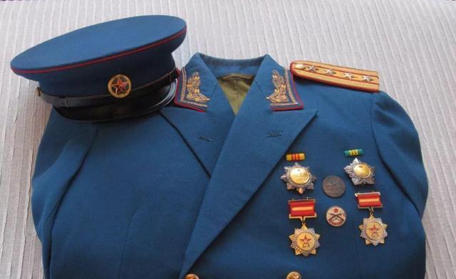 要当上航母的舰长到底有多难辽宁舰的舰长属于什么级别的军官