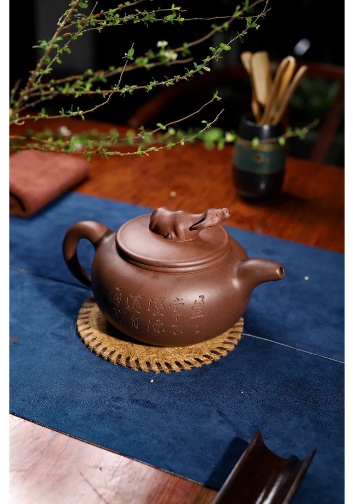 鉴物吴云根大犀尊壶