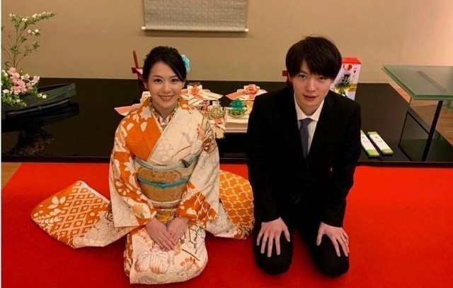 乒坛名将松平健太赢过马琳王皓许昕退出国际赛场娶美女主持人