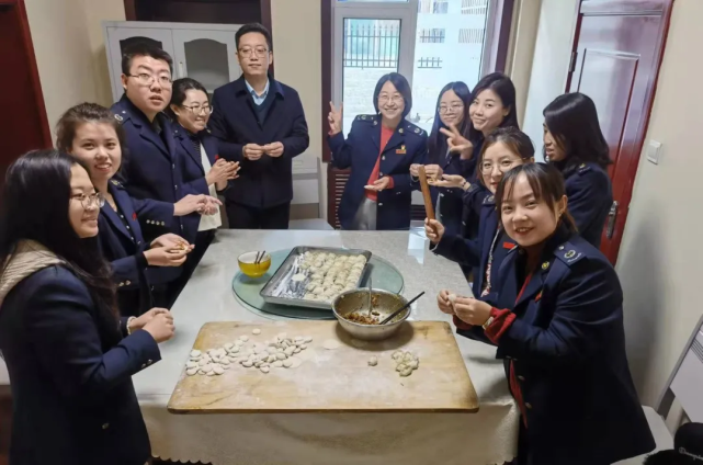 传承经典 情暖冬至——兴县税务局开展"包饺子 连情谊"主题活动_腾讯