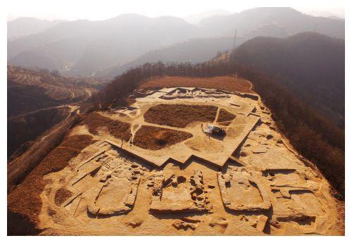 夏朝是否存在?陕西发掘出5000年前"金字塔",每一座都是四合院