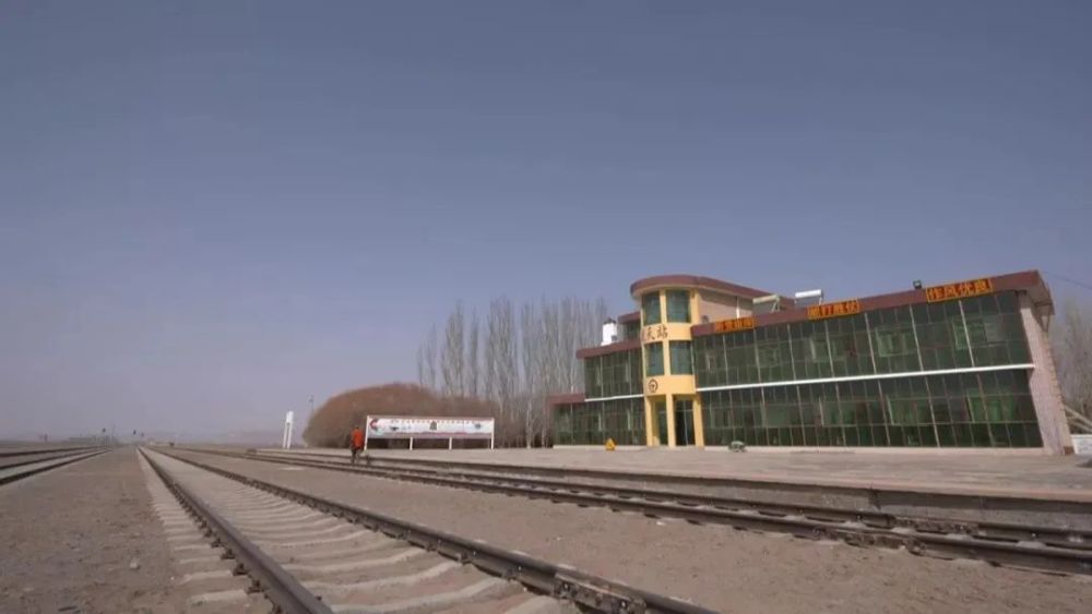 酒泉卫星发射中心清绿铁路完成63年航天运输任务圆满退役