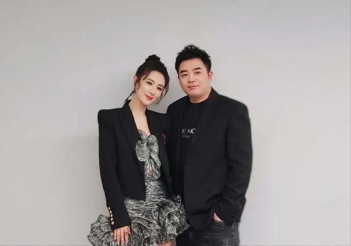 直播界再无一姐薇娅因偷逃税被追缴并处罚款1341亿其抖音快手微博淘宝