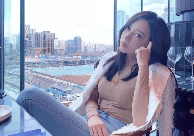 田田小阿姨翻车?第一名媛身份是真是假,真实背景又是什么?