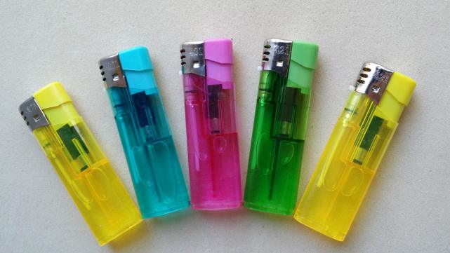 1元打火机中国独有火遍全球却被欧美联手打压现在怎么样了