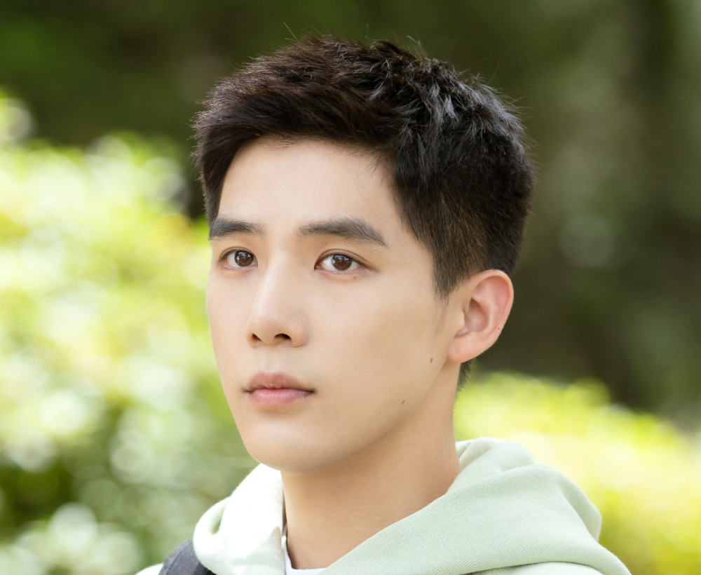 缺席二十不惑2王安宇新戏同天官宣先后合作杨颖金晨