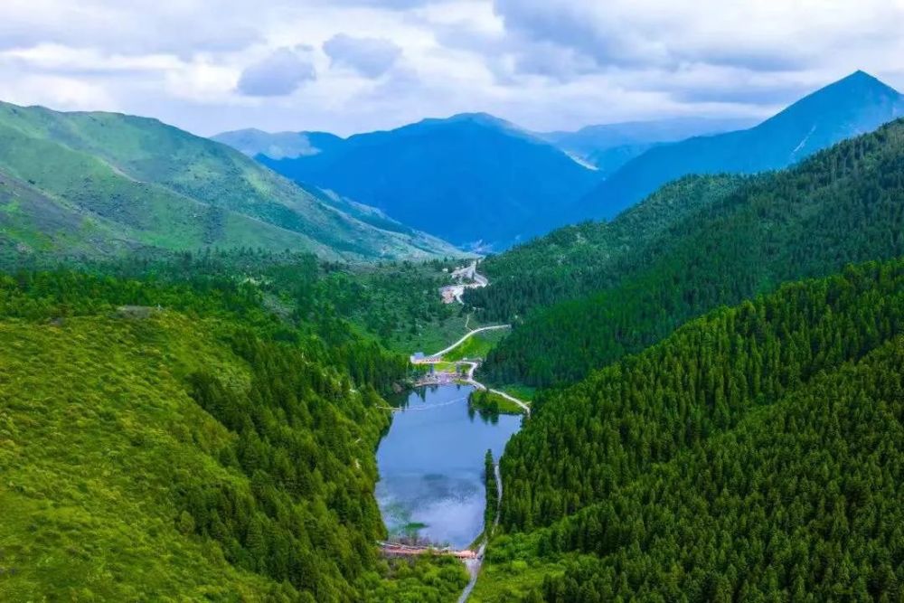 夏河之水清澈沐心