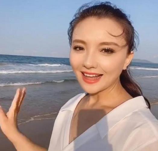 孙茜向新婚妹妹传授婚姻经验18年与张小斐因捋剧本闹掰至今难挽回形象