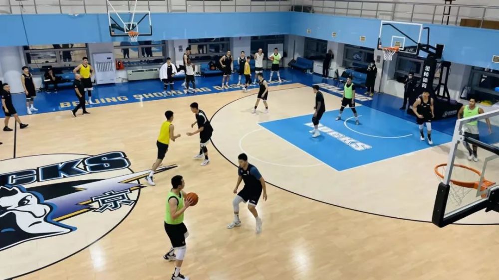 林书豪 首钢备战CBA第二阶段 林书豪像鼓手 掌握攻守节奏