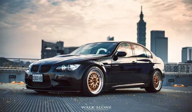 自吸v8绝唱情怀四门宝马m3e90