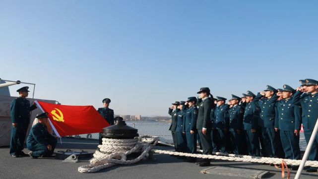 至此,丹东浪头机场被誉为"人民空军战斗起飞地".