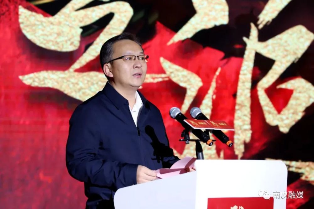 市领导向辉,王晓燕,李凡,王晓玲,梁振刚,徐志连,县领导董继华,胡学锋