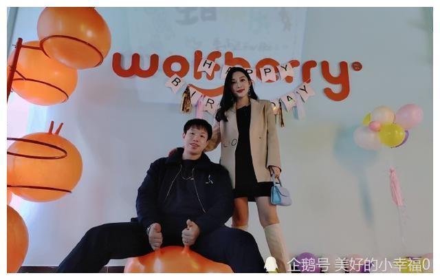 德云社饼嫂发布短视频看到粉丝的评论饼哥急了烧饼请你出去