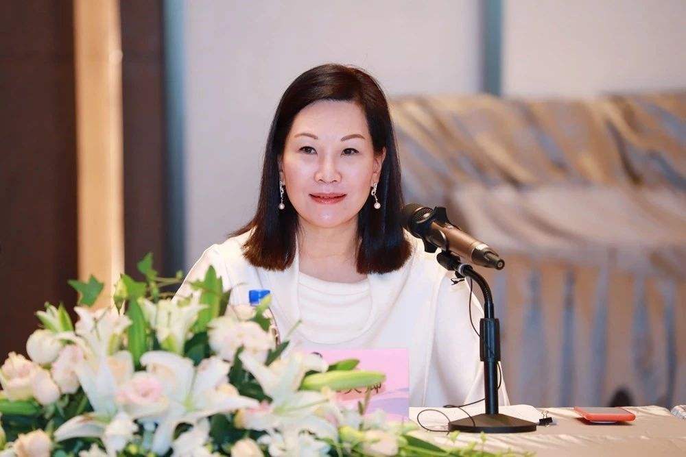 买了4套房子送给子女总计花了20多亿她才是广州的隐形女首富