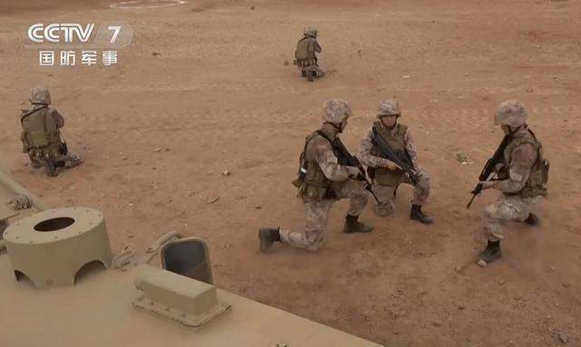 21式作训服配发全军 星空迷彩 隐蔽性好 提高军人战时生存率 全网搜 21式作训服配发全军 星空迷彩 隐蔽性好 提高军人战时生存率 全网搜