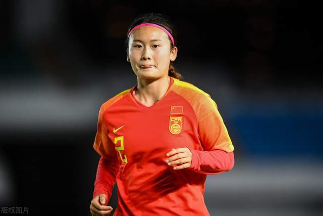 上海女足 王霜后继有人！中国女足又一人加盟法甲，贾秀全再遭质疑