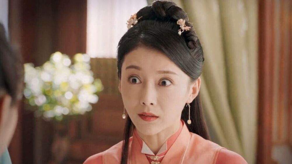 曾因"翻白眼"表情包出圈的她,28岁就结婚了,还是《锦心似玉》的罗二娘