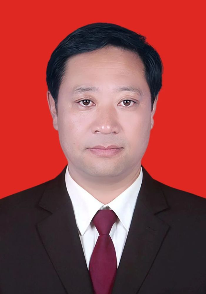 现任四川省凉山州美姑县委副书记,县长.