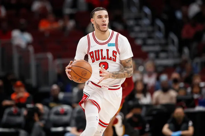朗佐·鲍尔 湖人弃将蜕变！场均抢断1.7次＋1次盖帽 他将创造NBA历史