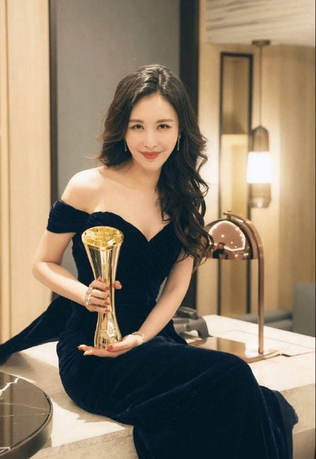 王石妻子田朴珺被曝力挺王力宏称艺术家都花心男人都不是圣人