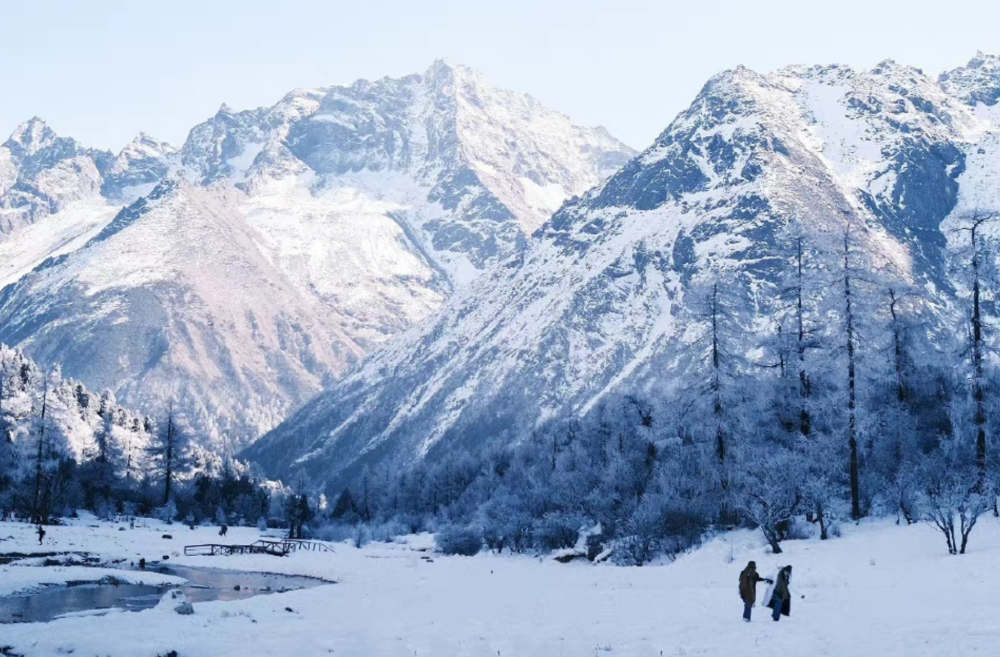 成都300km的冰雪世界一周游览两座雪山自驾3h直达