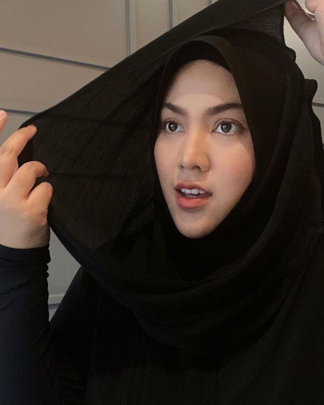 31岁女歌手茜拉宣布离婚,经纪人证实消息:就像她所说的