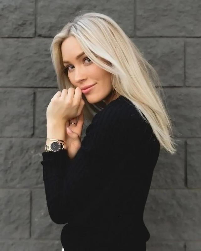 阳光美女卡桑德拉兰多夫分手后遭前男友骚扰如今找到幸福