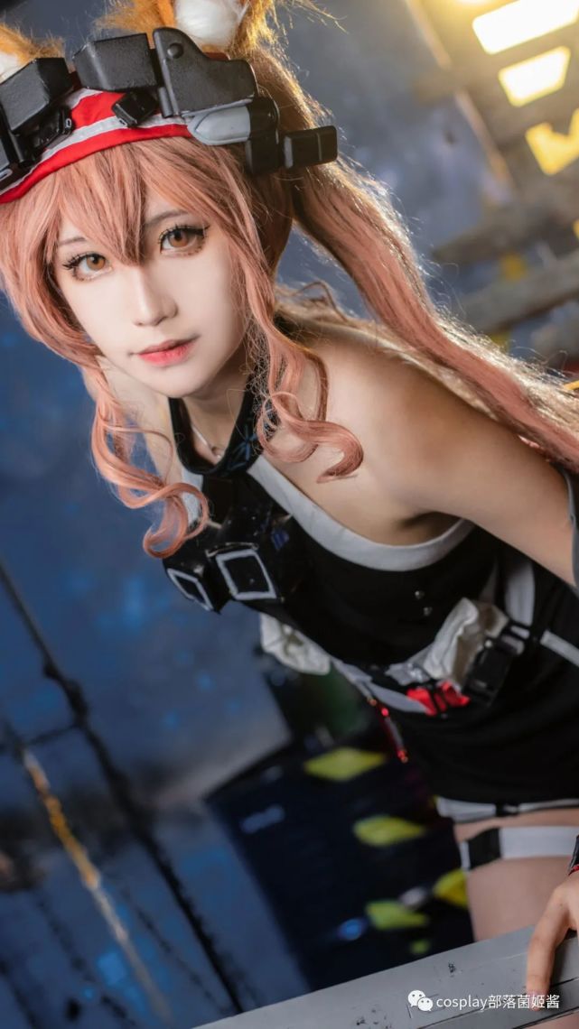 cos:明日方舟干员安洁莉娜