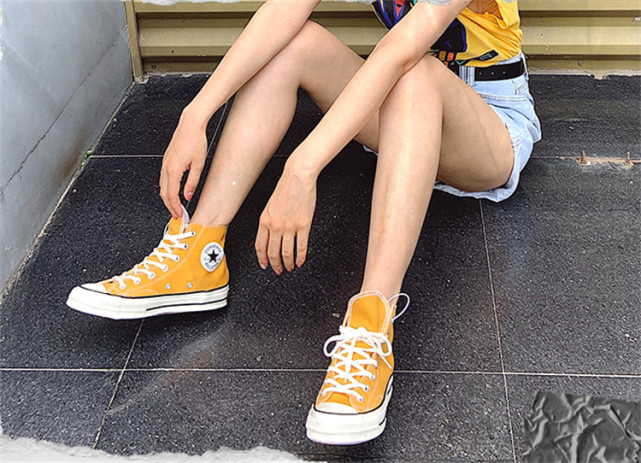 匡威帆布鞋时尚穿搭