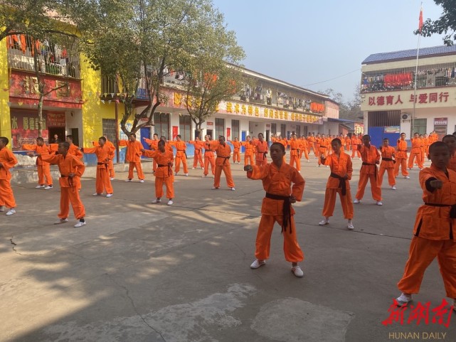 衡东县少林文武学校:以武强身,以德修心_腾讯新闻