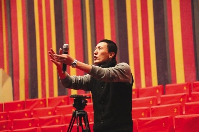 人生如戏藏勤拙 方解剧中苦乐多|王峰|话剧|胶东儿女|导演|中戏