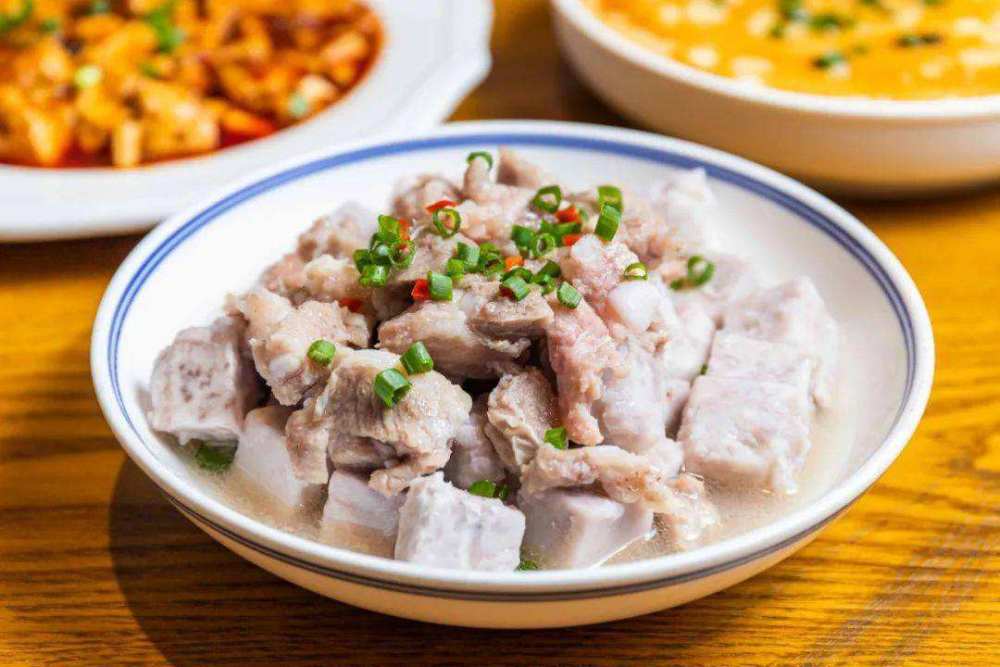 学会这种芋头蒸排骨的做法比酒店做的还好吃